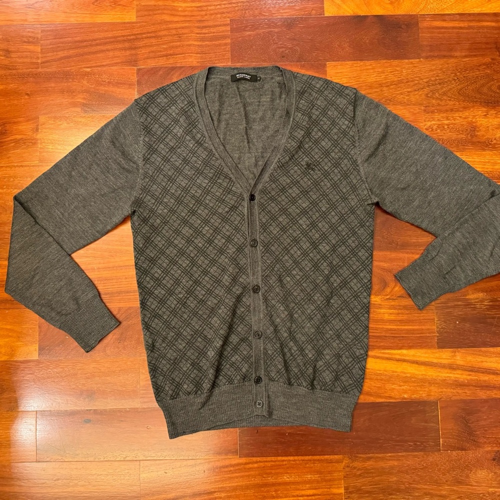 Vintage Burberry black label Cardigan logo embroided very good condition